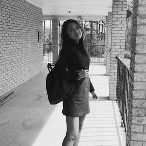 Meet your Posher, Alexis